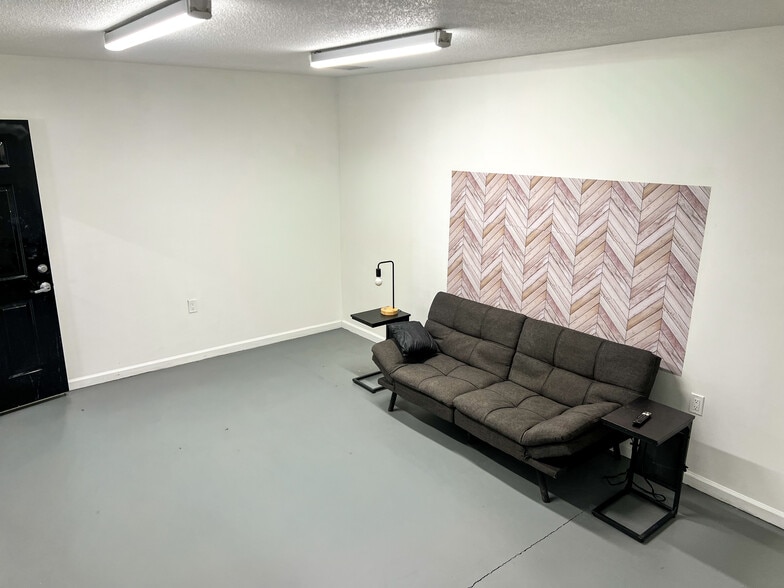 More Photos Of 2308 Icenhour Ct, Lenoir Industrial For Lease