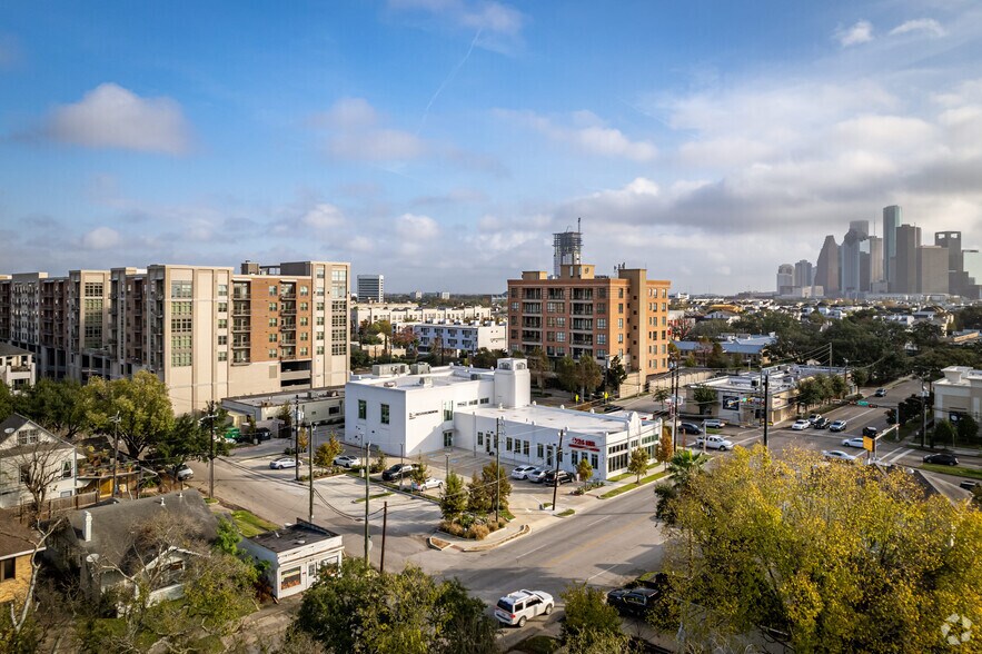 More Photos Of 1110 W Gray St, Houston Freestanding For Sale