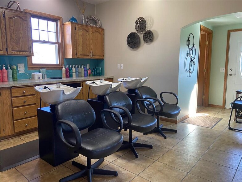 More Photos Of 1017 1st Ave NE, Little Falls Freestanding For Sale