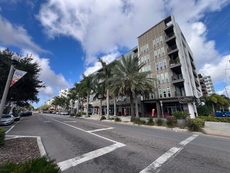 More Photos Of 1610 Central Ave, Saint Petersburg Storefront For Lease