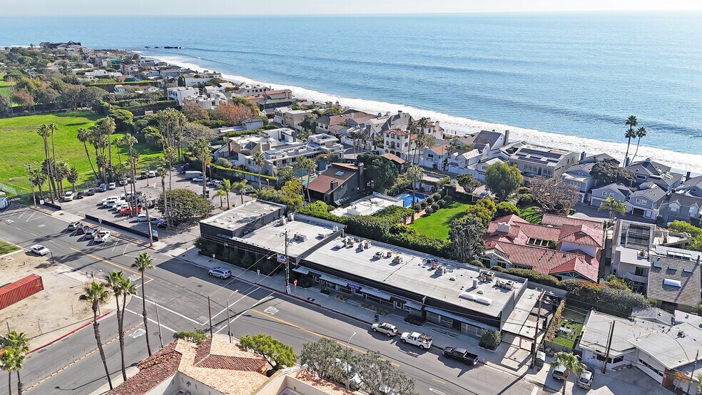 More Photos Of 23676-23712 Malibu Rd, Malibu Office For Lease