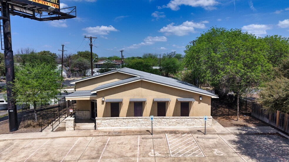More Photos Of 5727 W I-10 Fwy, San Antonio Office For Lease