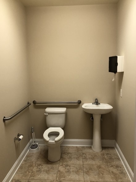 More Photos Of 4124 Chattahoochee Ter, Duluth Office For Sale