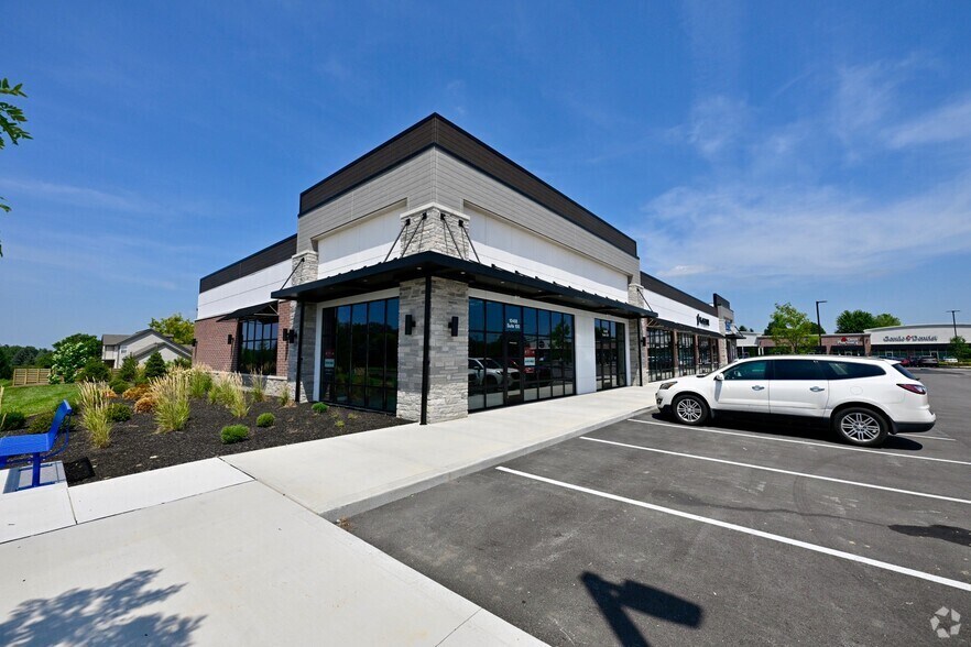 More Photos Of 10470 Olio Rd, Fortville Freestanding For Lease