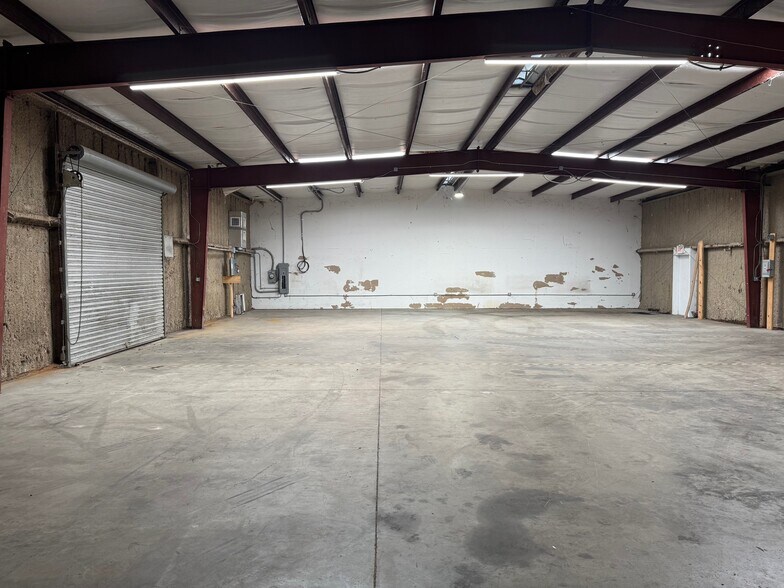 More Photos Of SKY RIDGE CIRCLE 37828 SUITE A, Dade City Flex For Lease