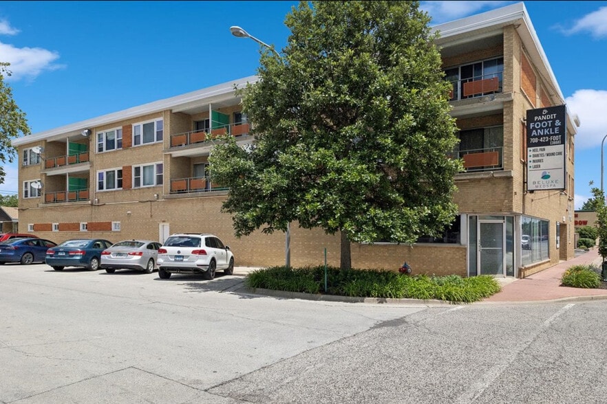 Primary Photo Of 3830 W 95th St, Evergreen Park Loft Creative Space For Lease