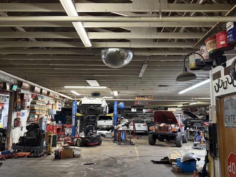 More Photos Of 1827 Broadway, Rockford Food Processing For Sale