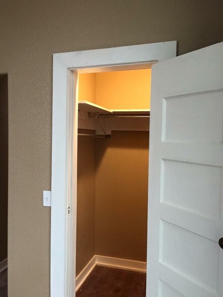 More Photos Of 200 W Main St, Marietta Storefront Retail Residential For Sale