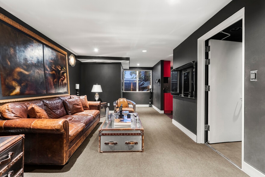 More Photos Of 751 N Highland Ave, Los Angeles Loft Creative Space For Sale
