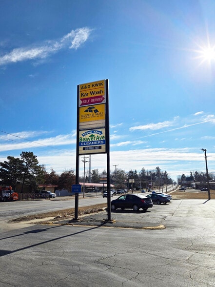 More Photos Of 3702-3708 Beaver Ave, Des Moines Freestanding For Sale