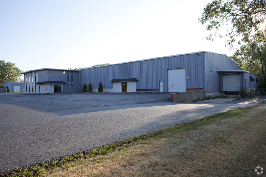 Primary Photo Of 300 N Lake St, Montgomery Manufacturing For Sale