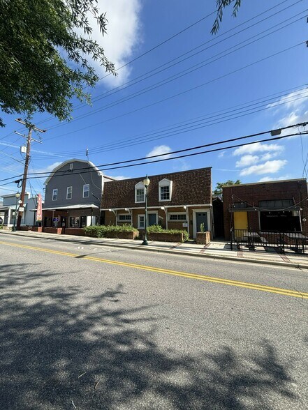 More Photos Of 5006 Berwyn Rd, College Park Office For Sale