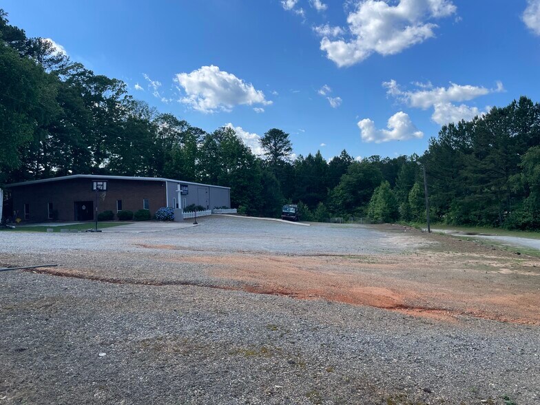 More Photos Of 3665 Burnette Rd, Suwanee Light Distribution For Sale