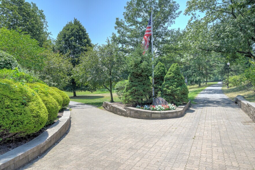 More Photos Of 528-538 Bloomfield Ave, Verona Storefront For Lease