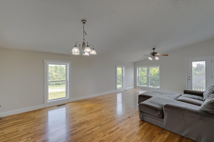 More Photos Of 2305 Harrodsburg Rd, Lawrenceburg Specialty For Sale