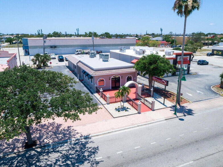 More Photos Of 910 Cape Coral Pky E, Cape Coral Restaurant For Sale