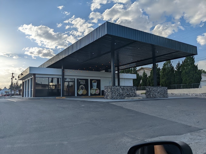Primary Photo Of 1490 W Broadway St, Idaho Falls Service Station For Sale
