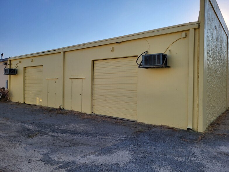 More Photos Of 646 Anchors St Nw, Fort Walton Beach Warehouse For Sale
