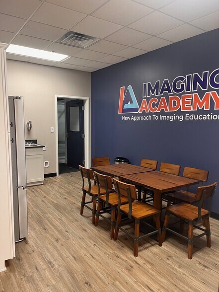 More Photos Of 227-229 Arnold Mill Rd, Woodstock Light Distribution For Lease