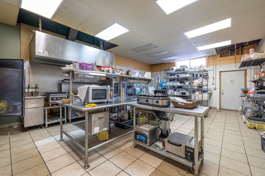 More Photos Of 603 N River St, Hot Springs Hotel For Sale