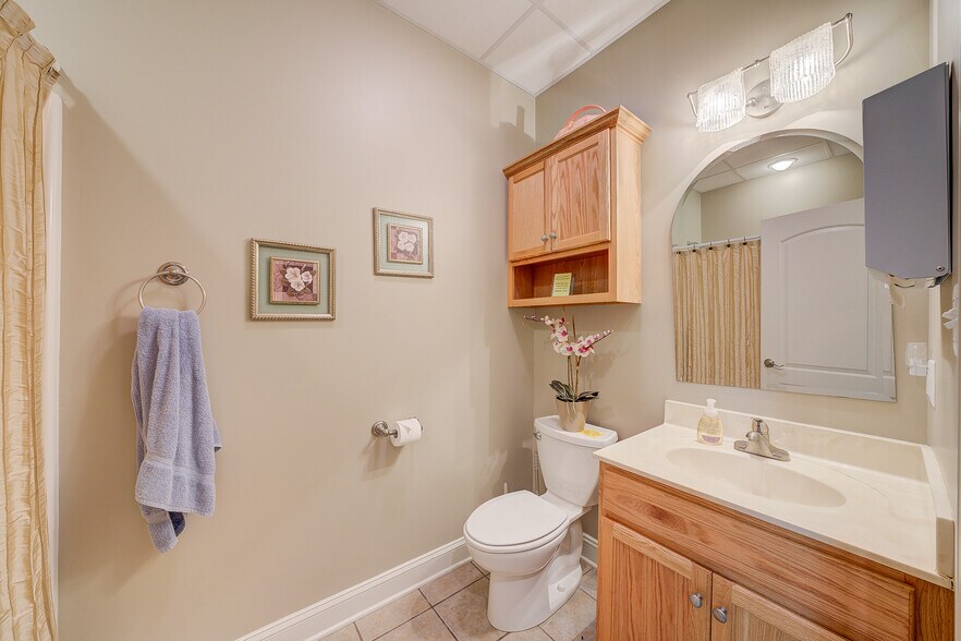 More Photos Of 1129 Thomas Jefferson Rd, Forest General Retail For Sale