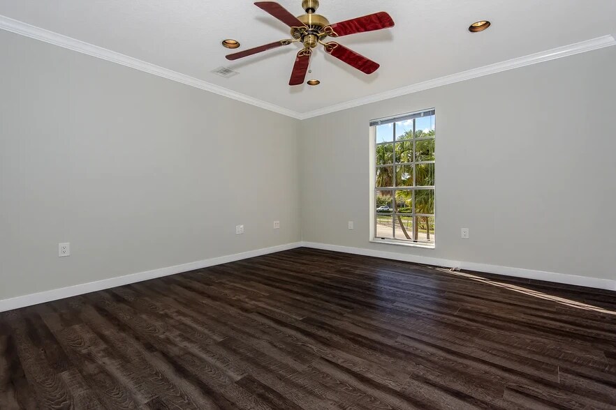 More Photos Of 7737 N University Dr, Tamarac Medical For Sale