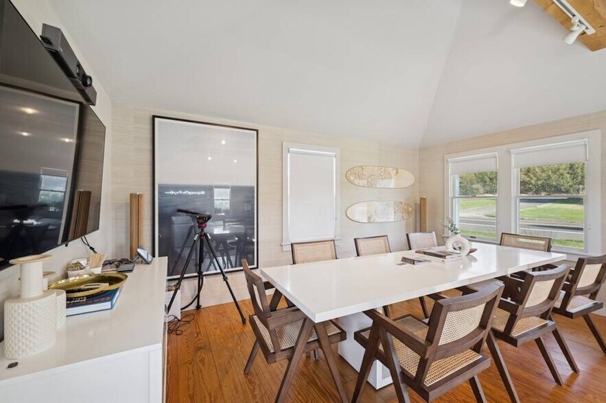 More Photos Of 103 Hayground Rd, Water Mill Unknown For Lease