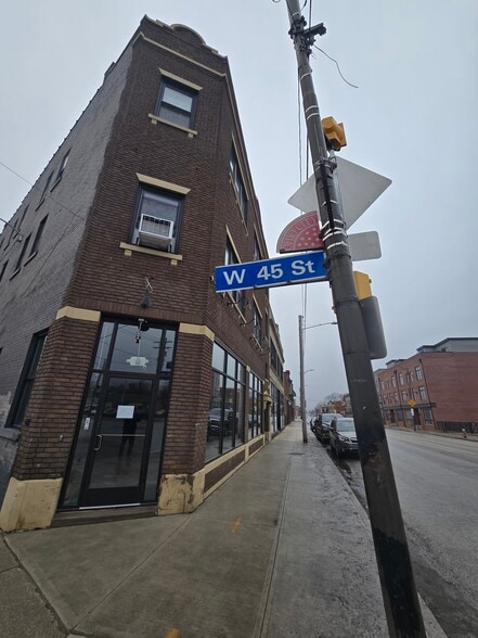 More Photos Of 4507 Lorain Ave, Cleveland Office For Lease