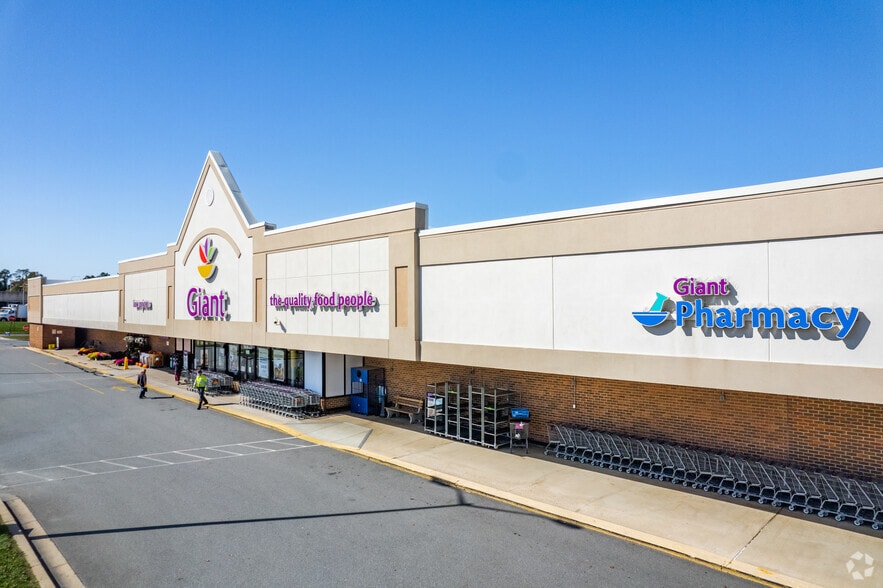 More Photos Of 16723-16837 Crabbs Branch Way, Rockville Unknown For Lease