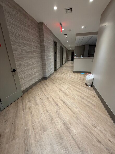 More Photos Of 3302 30th Ave, Long Island City Office For Lease