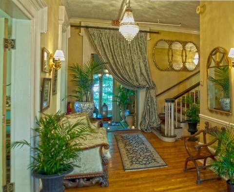 More Photos Of 304 S Wells St, Lake Geneva Hotel For Sale