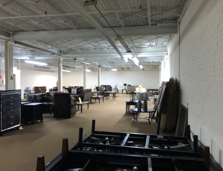 More Photos Of 120-132 S Moore St, Sanford Storefront For Lease