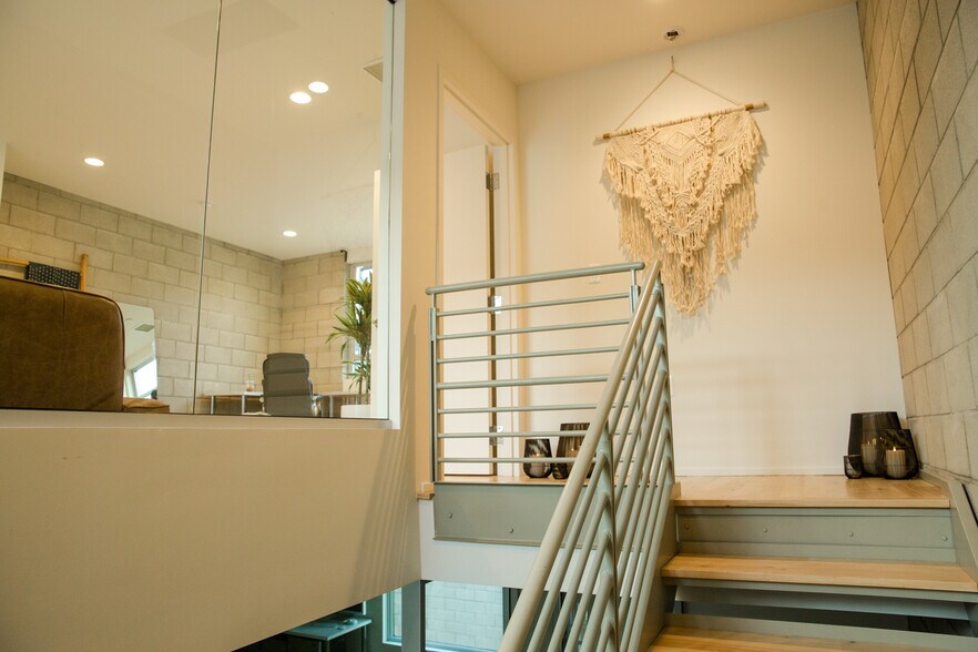 More Photos Of 3400 Cahuenga Blvd W, Los Angeles Loft Creative Space For Lease