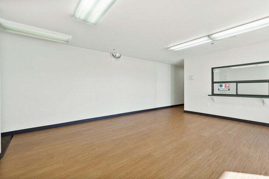 More Photos Of 26243 State Highway 51, Wagoner Medical For Sale