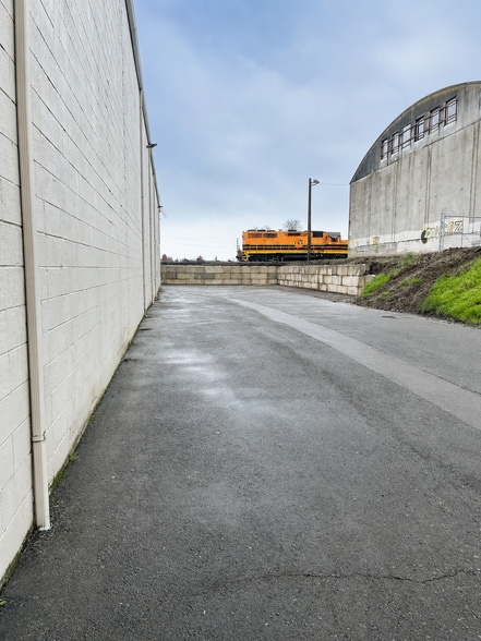 More Photos Of 2828 Cherry Ave NE, Salem Food Processing For Lease