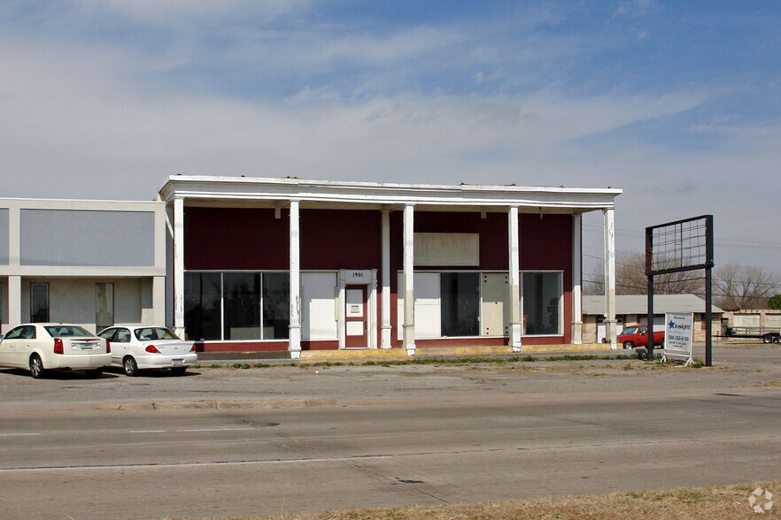 More Photos Of 1801 NW Cache Rd, Lawton Medical For Lease
