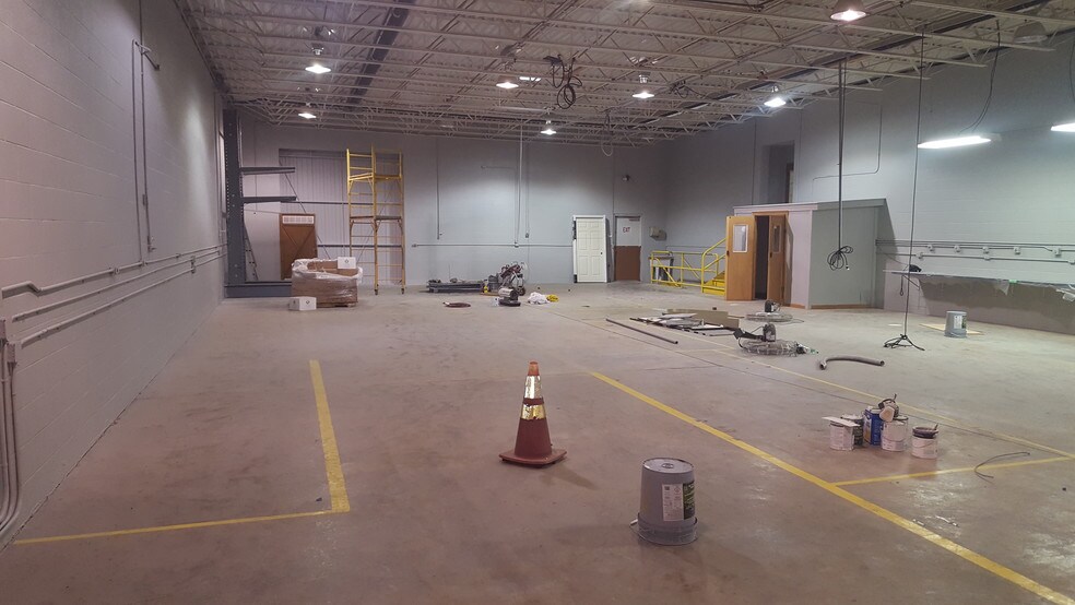 More Photos Of 385-387 Industrial Dr, Mount Juliet Warehouse For Lease