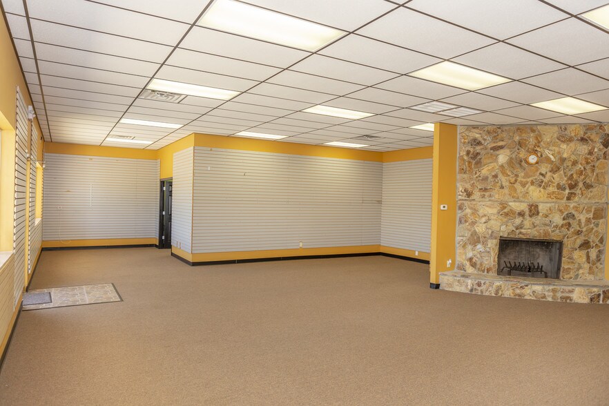 More Photos Of 2211 E Norvell Bryant Hwy, Hernando Freestanding For Sale