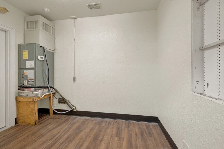 More Photos Of 3 Commercial Pl, Schertz Office For Lease
