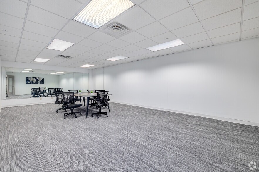 More Photos Of 1435-1441 Walnut St, Philadelphia Office For Lease