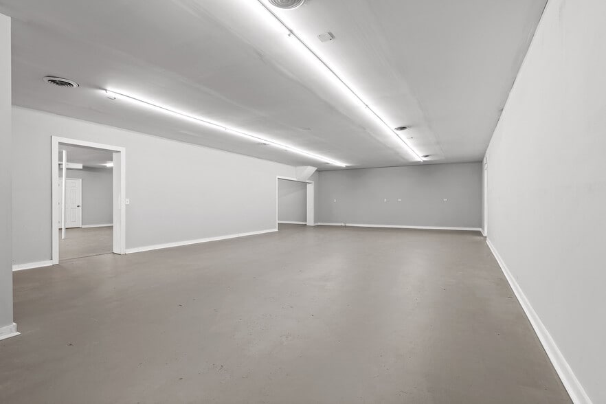 More Photos Of 734 Ashland Ter, Chattanooga Storefront Retail Office For Sale