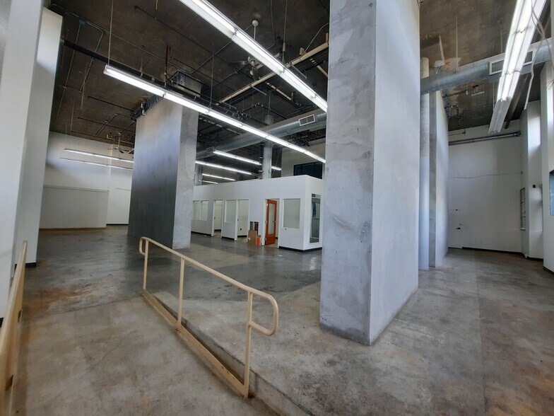 More Photos Of 2555 International Blvd, Oakland Apartments For Lease