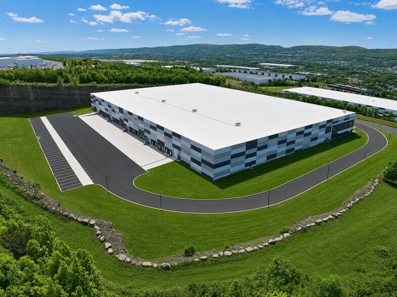 More Photos Of Valley View Dr, Jessup Distribution For Lease