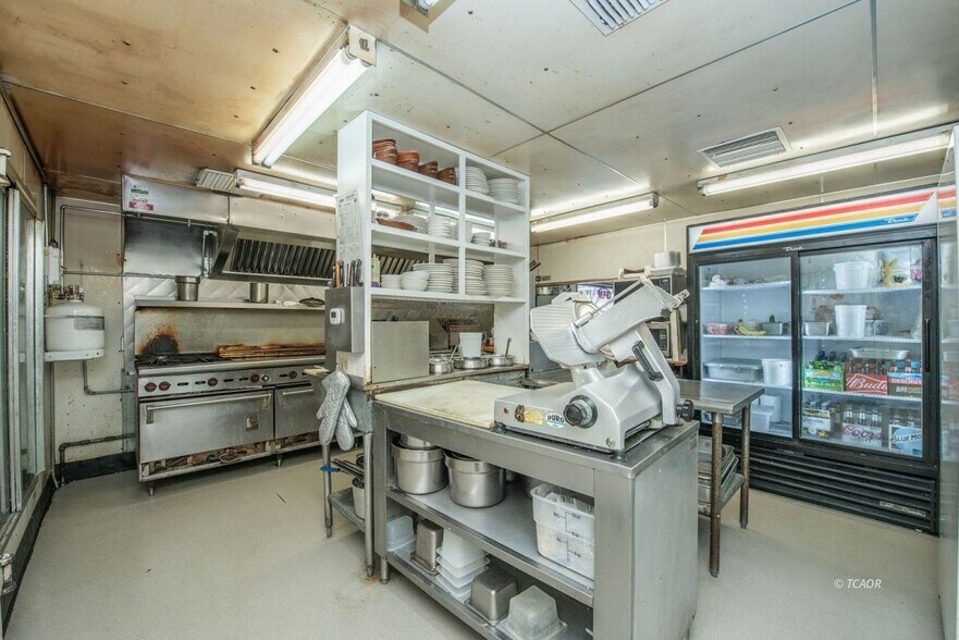 More Photos Of 790 Main St, Weaverville Restaurant For Sale