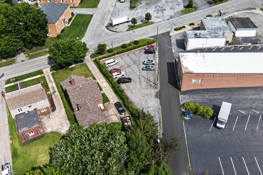 More Photos Of 4120 Market St, Youngstown Freestanding For Sale