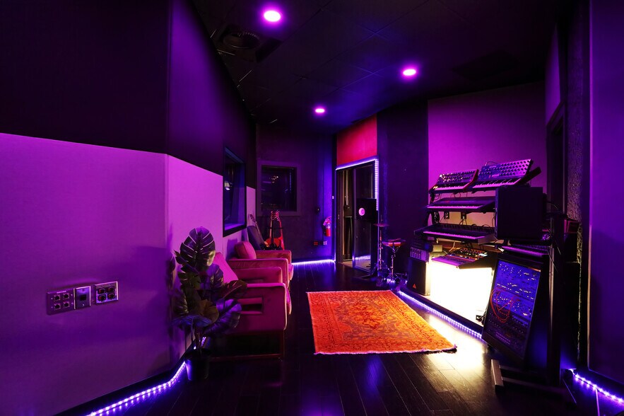 More Photos Of 2258 Young Ave, Memphis Loft Creative Space For Sale