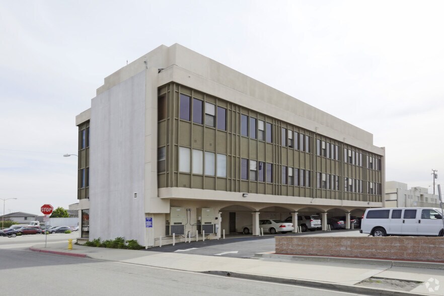 More Photos Of 18039 Crenshaw Blvd, Torrance Office For Lease