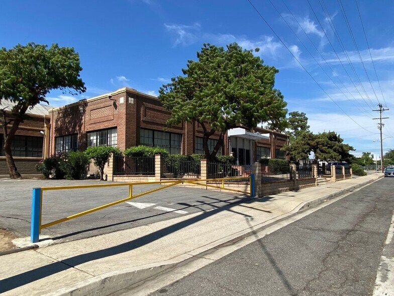 More Photos Of 1431-1441 W 2nd St, Pomona Manufacturing For Sale