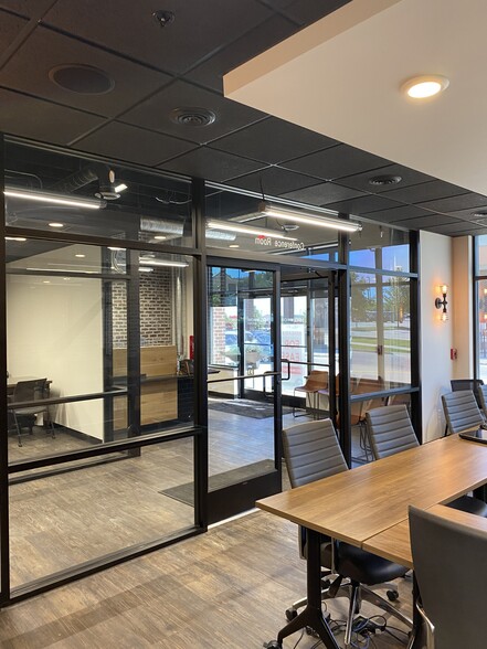 More Photos Of 1850 SW Plaza Shops Ln, Ankeny Storefront For Sale