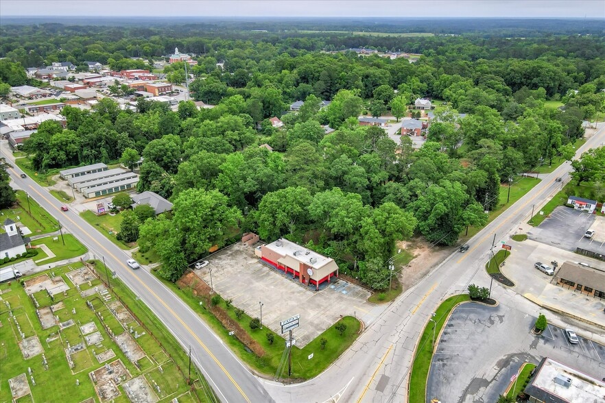 More Photos Of 115 Elm St, Lincolnton Restaurant For Lease